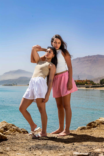 Shorts in White